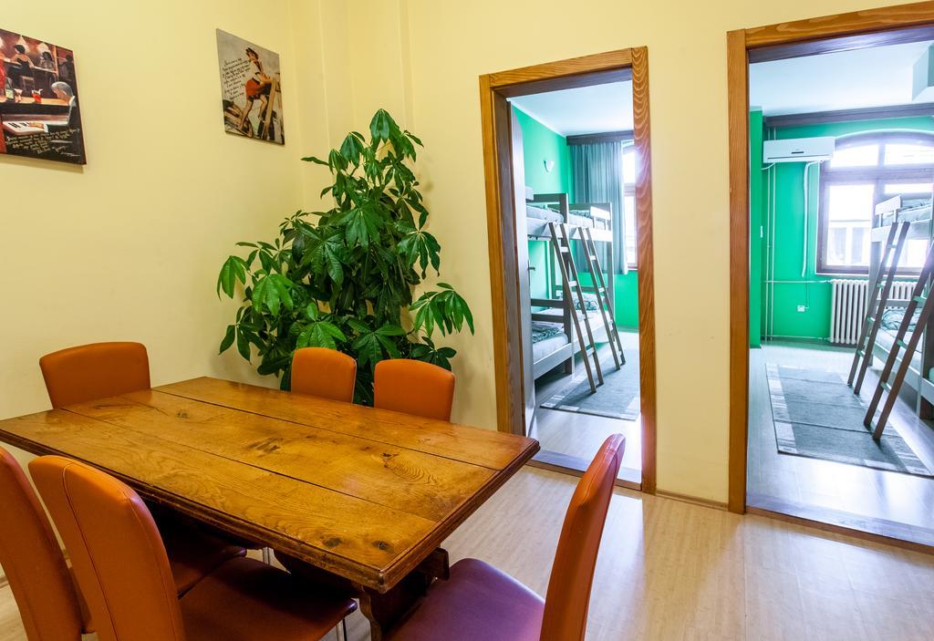 Hostel Terasa Novi Sad Exterior foto